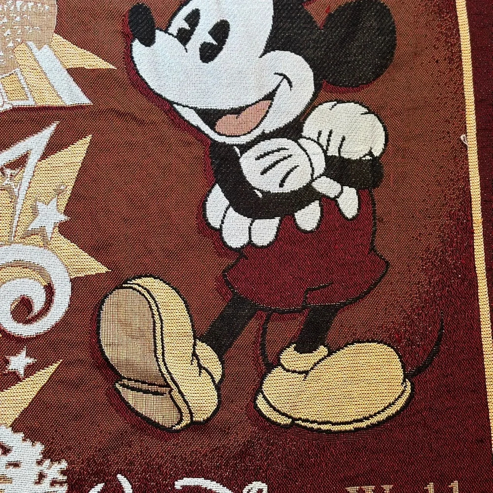Disney Magic Kingdom DWorld MICKEY MOUSE Knit Blanket Size 54”X45”